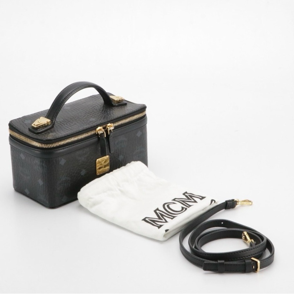 ❌❌SOLD❌❌ MCM Aren Vanity Case in Black Visetos Canvas w/ Leather Trim & Strap - Picture 2 of 10